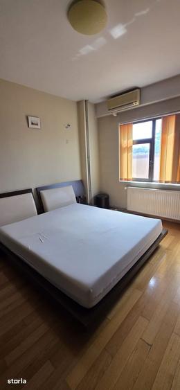 Apartament cu 4 camere în Democrației