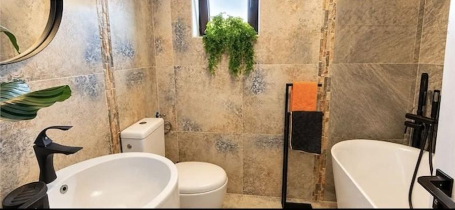 Casă cu 4 camere semidecomandat în Tărlungeni