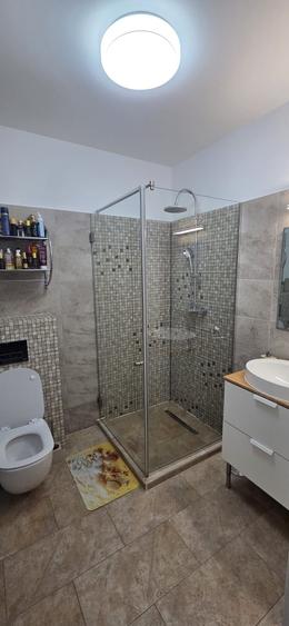 Apartament cu 3 camere decomandat în Românești