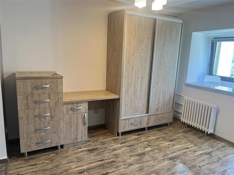 Garsonieră decomandată, mobilată în Tei