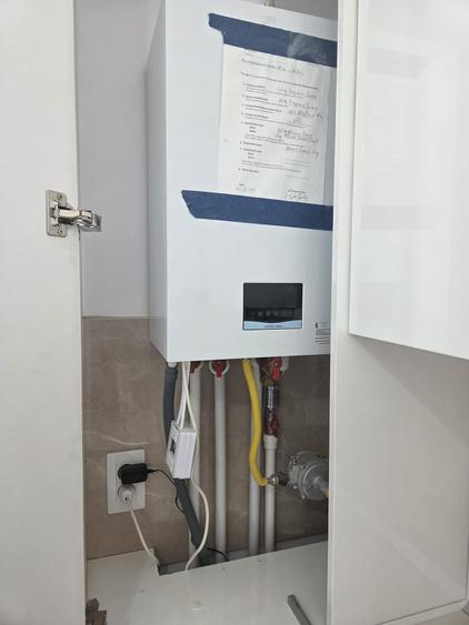 Apartament cu 2 camere decomandat în Tractorul