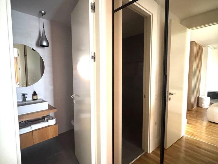 Apartament cu 2 camere semidecomandat, mobilat în Barbu Văcărescu
