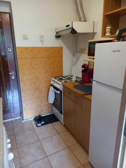 Proprietar: Garsoniera de inchiriat Tractorul etaj 2 Centrala termica Aer Conditionat - 4