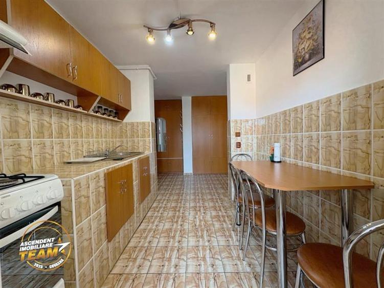 Apartament cu 2 camere decomandat, mobilat în Lenin
