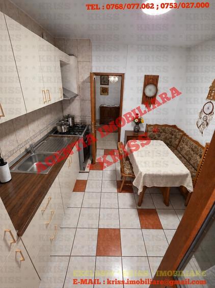 Apartament cu 3 camere decomandat în Popa Șapcă