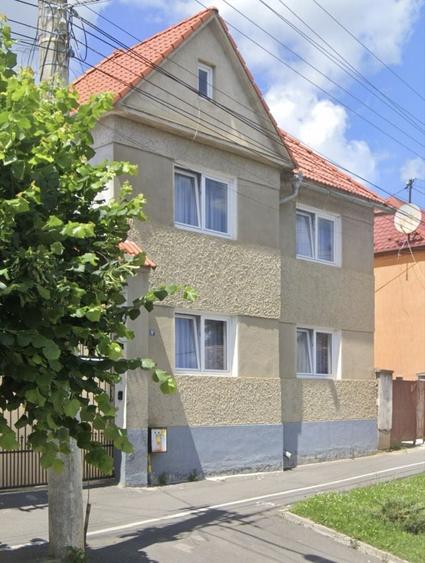 Casă cu 4 camere în Central