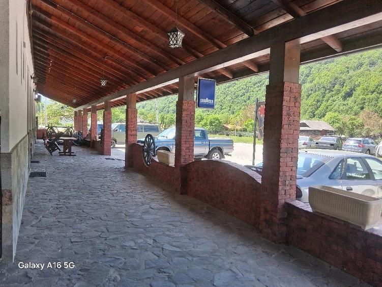 Spațiu comercial, de 580 mp, în Vale