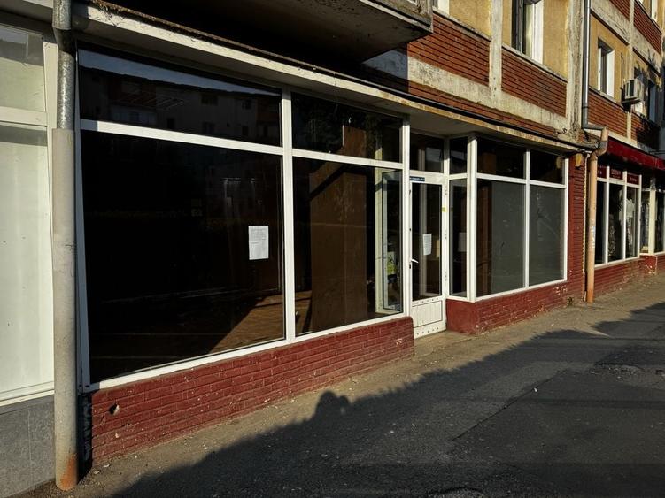 Spațiu comercial, de 100 mp, în Dâmbovița