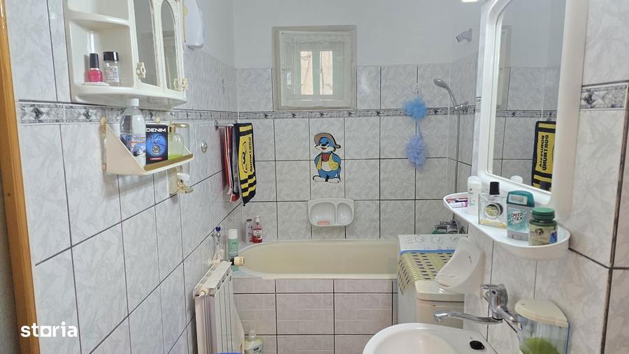 Apartament cu 2 camere semidecomandat în Zamfirescu