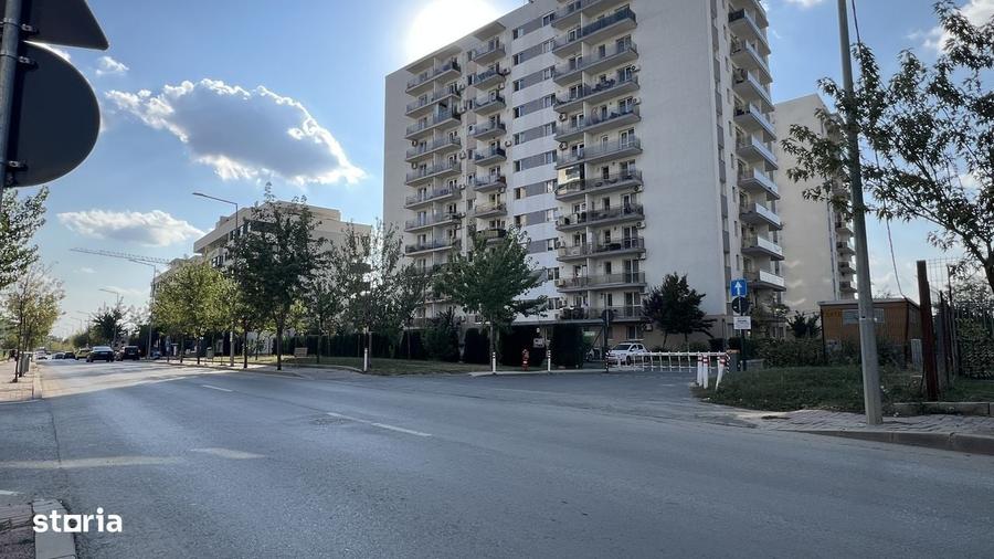 Garsonieră în Vest