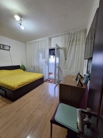 Apartament cu 4 camere decomandat, mobilat în Vitan Mall