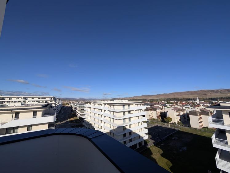 Apartament cu 3 camere semidecomandat în Florești