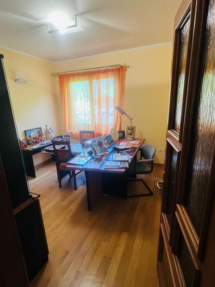 Casă individuală cu 4 camere cu Canalizare în Exterior Vest