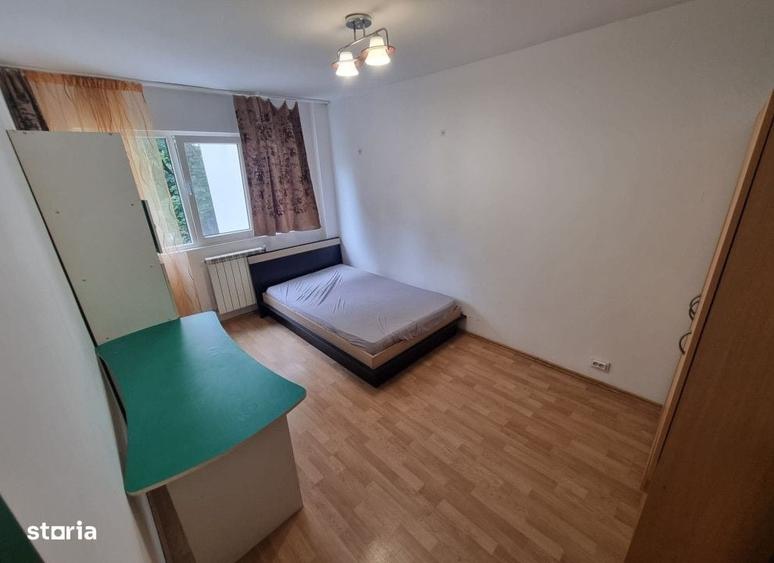 Apartament cu 4 camere decomandat în Tătărași
