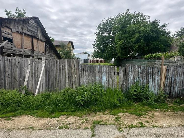Teren de 650 mp, în Tamași