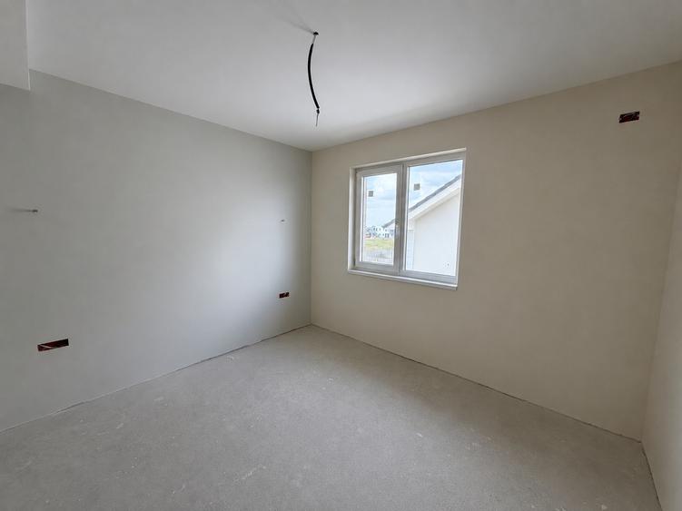 Duplex cu 5 camere cu Teren 397 Mp în Moșnița Nouă