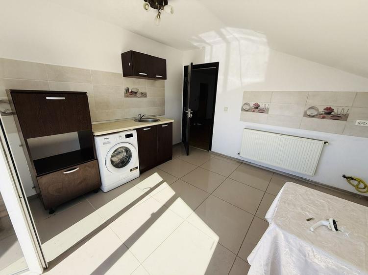 Apartament cu 3 camere decomandat în Chișoda
