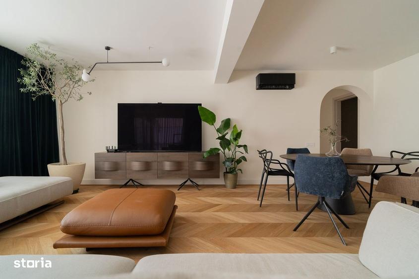 Apartament cu 5 camere decomandat în Central