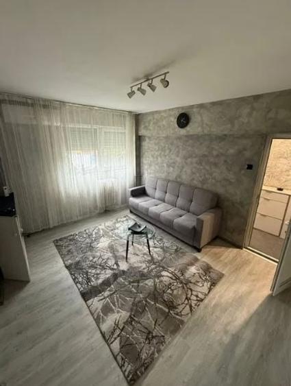 Apartament cu 2 camere semidecomandat, mobilat în Calea Victoriei