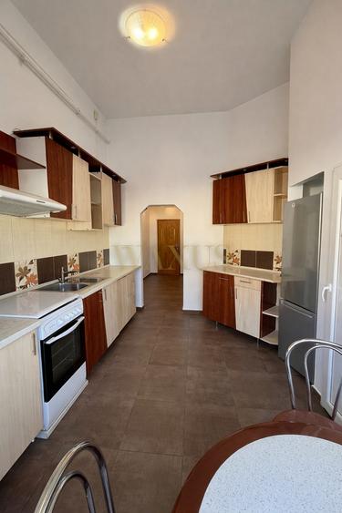 Apartament cu 2 camere semidecomandat, mobilat în Horea