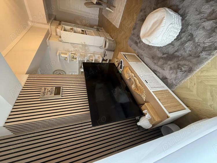 Apartament cu 3 camere decomandat în Florești