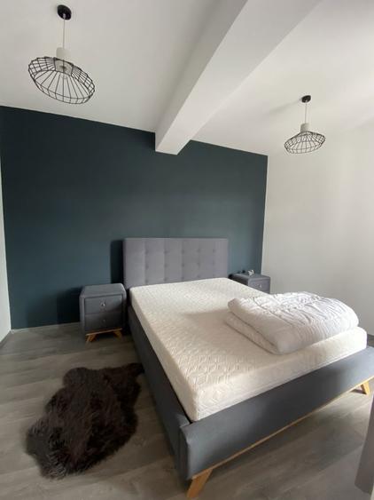 Apartament cu 2 camere semidecomandat, mobilat în Borhanci