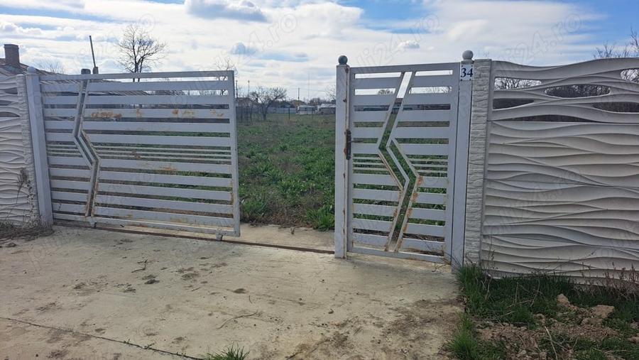 Teren de 1500 mp, în Măxineni