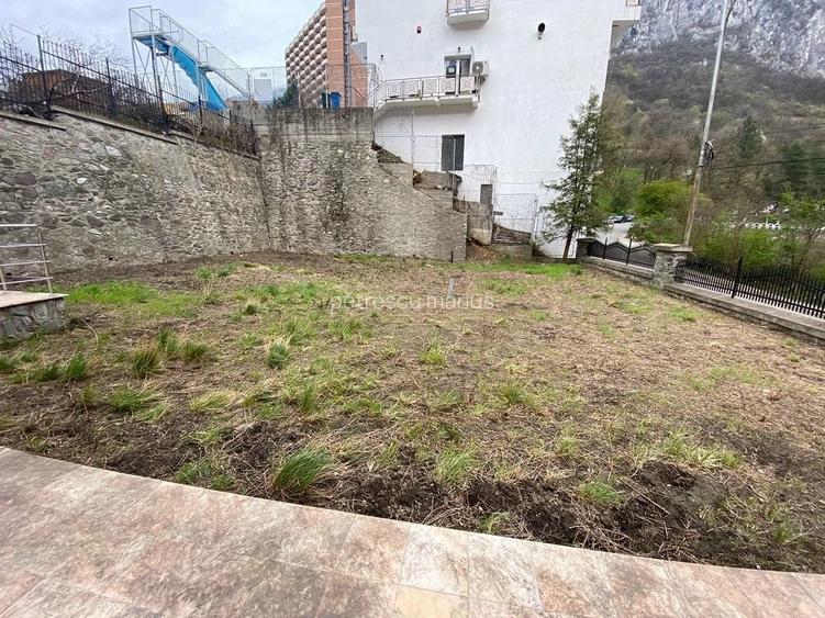vila pensiune de vanzare Baile Herculane