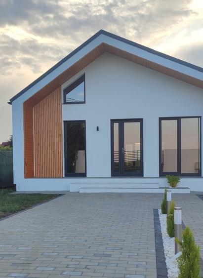 Casă individuală cu 4 camere cu Teren 490 Mp în Poșta Câlnău