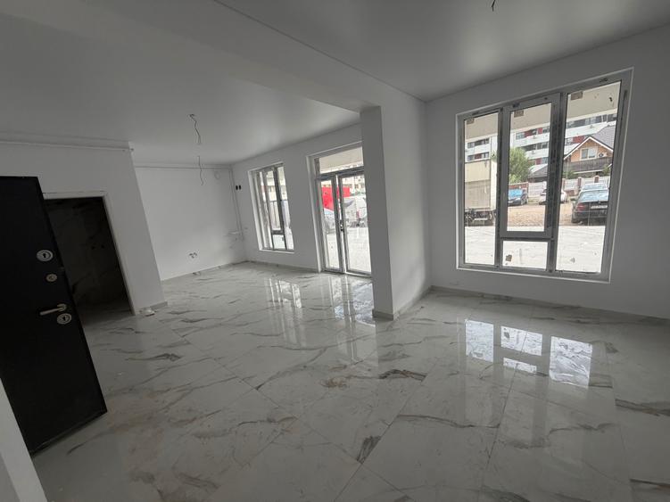 Spațiu comercial, de 40 mp, în Roșu