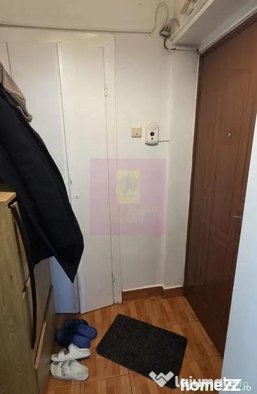 Apartament cu 3 camere decomandat în Piața Centrală