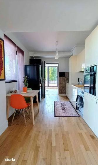 Apartament cu 4 camere, mobilat în Grivița
