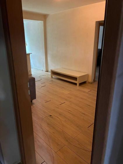 Apartament cu 2 camere semidecomandat în Calea București