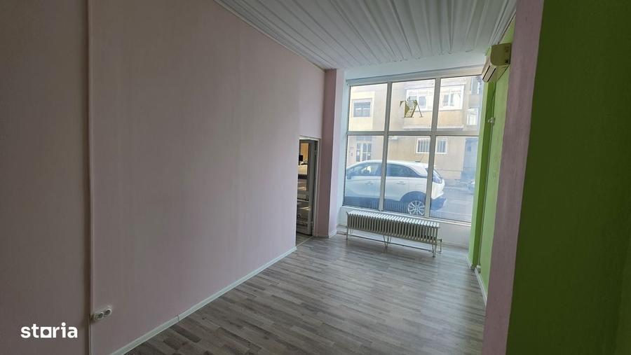 Spațiu comercial, de 120 mp, în Central