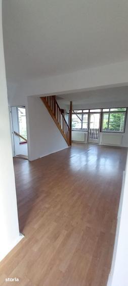 Apartament cu 5 camere în Central
