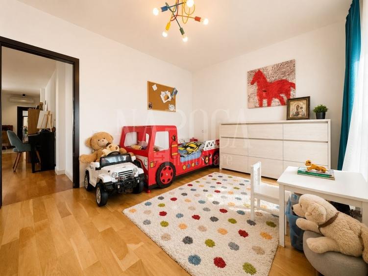 Apartament cu 3 camere semidecomandat în Bună Ziua