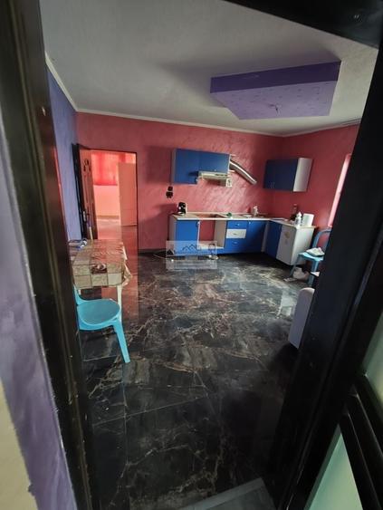 Casă individuală cu 3 camere cu Canalizare în Est