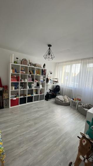 Apartament cu 2 camere decomandat în Calea București