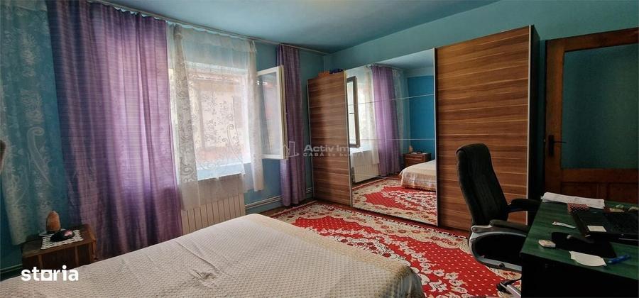 Casă cu 4 camere în Central