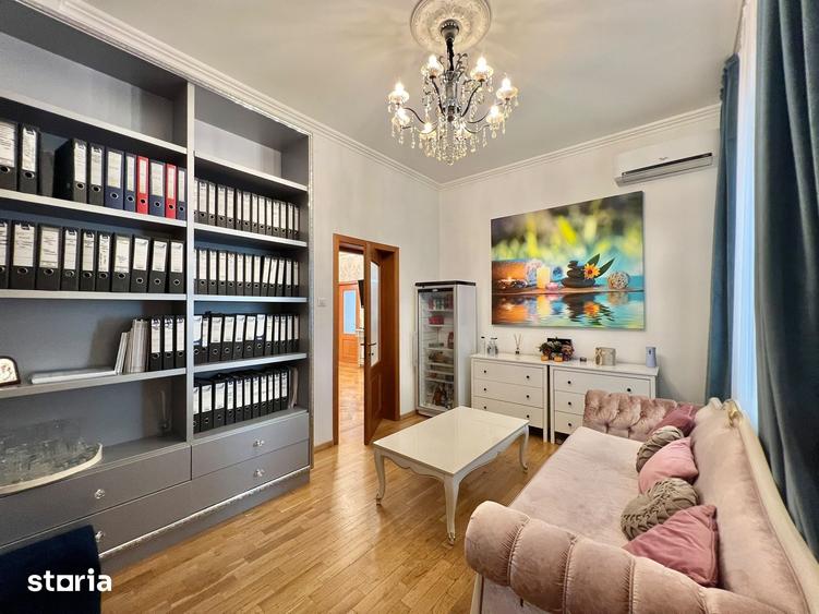 Apartament cu 5 camere în Romană