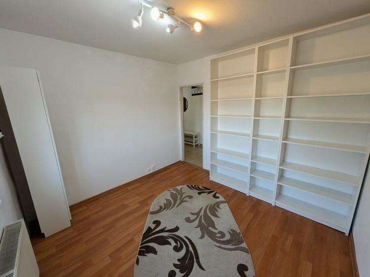 Apartament cu 3 camere semidecomandat, mobilat în Freidorf
