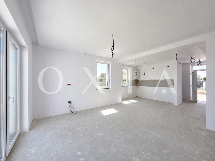 Duplex cu 3 camere cu Canalizare în Moșnița Nouă