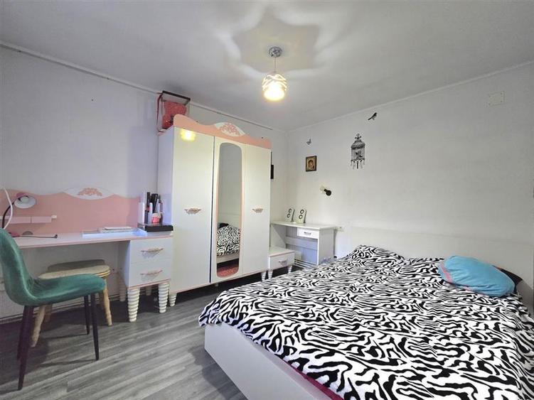 Casă individuală cu 4 camere cu Teren 549 Mp în Podgoria