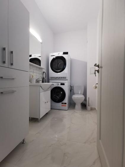 Apartament cu 3 camere decomandat, mobilat în Ampoi 3