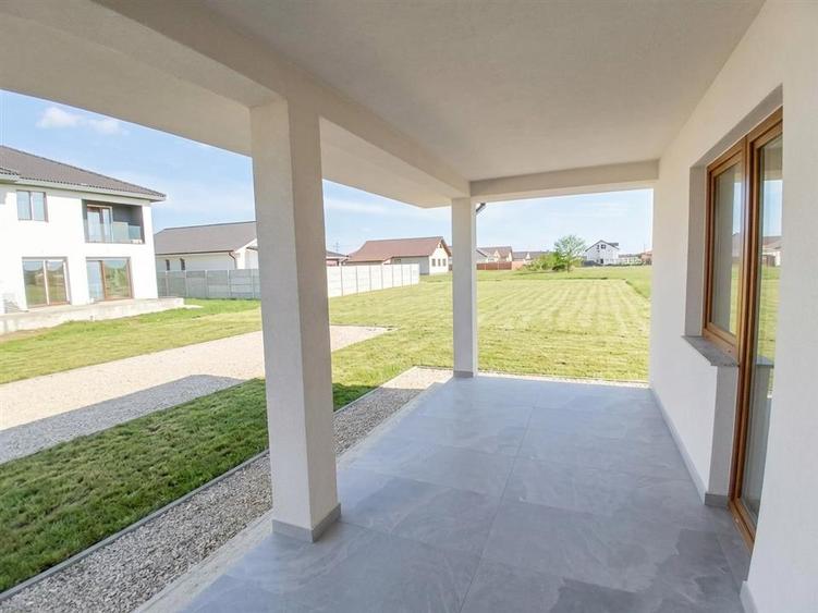 Casă cu 4 camere cu Teren 500 Mp în Sântandrei