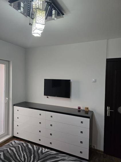 Apartament cu 2 camere decomandat, mobilat în Central