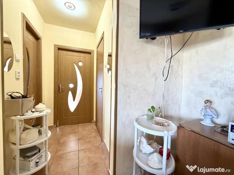 Apartament cu 2 camere semidecomandat, mobilat în Cetății