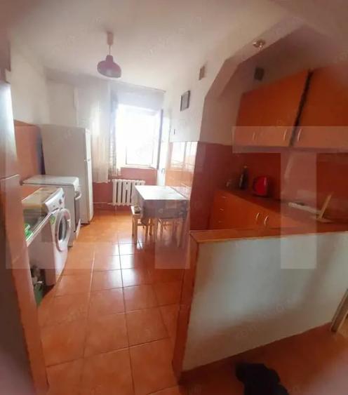 Apartament cu 2 camere semidecomandat în Aurel Vlaicu