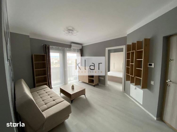 Apartament cu 3 camere semidecomandat, mobilat în Bulgaria