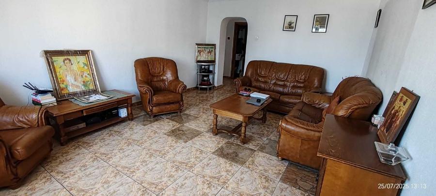 Apartament cu 4 camere decomandat în Central